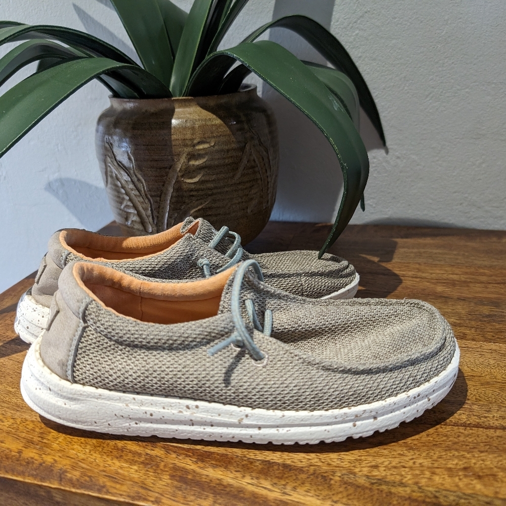 Hey Dude Wally‎ Youth Sox Sahara size Y3